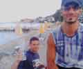 Ingrandisci Tony e Pietro in spiaggia